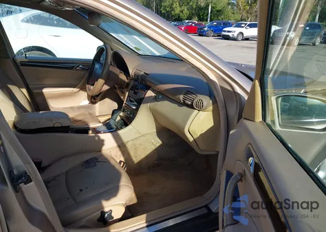 2004 Mercedes-Benz C 240 from USA, damaged, VIN WDBRF61J34A557919